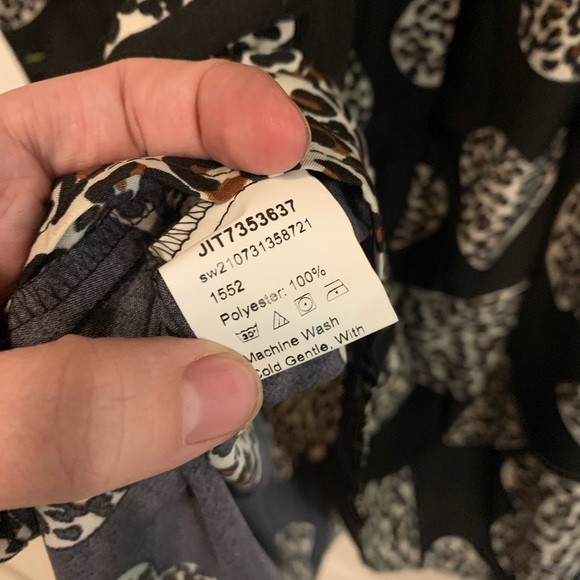 Emery rose black dress with heart leopard print and mid tie - Picture 6 of 8